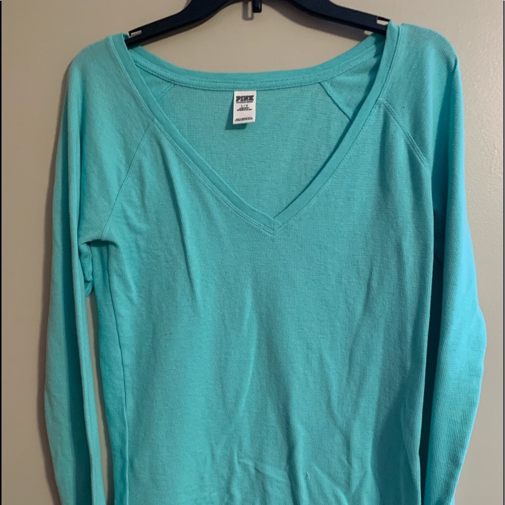 PINK Victoria’s Secret Size Large v-neck, long-sleeved t-shirt turquoise.